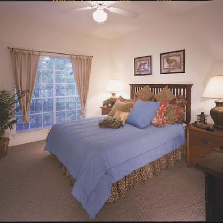 Oakwood At Midtown Arbor Place Hotel Houston Room photo